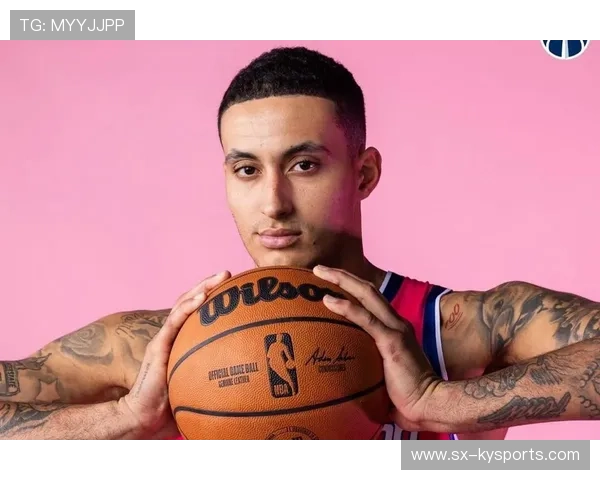 凯尔·库兹马时尚跨界成功，NBA与潮流文化再度联动，凯尔·库兹马球衣号码